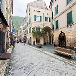 Finalborgo | 2br| Wifi | Historic Village| By Tilo Apartman Finale Ligure