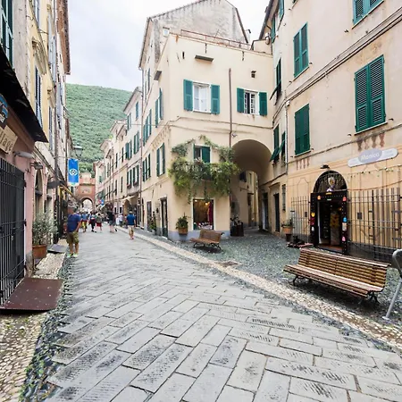 Finalborgo | 2br| Wifi | Historic Village| By Tilo Appartamento Finale Ligure